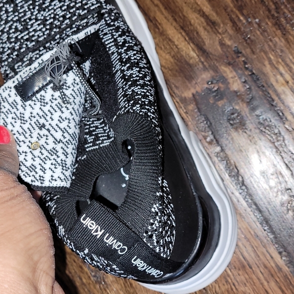 💕CALVIN KLEIN WOMEN'S HUE CRYSTAL STRETCH KNIT/NYLON BLACK FASHION SNEAKERS💕10 - Picture 15 of 17
